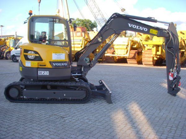 καινούριο μίνι εκσκαφέας Volvo ECR 58 D MIETE RENTAL